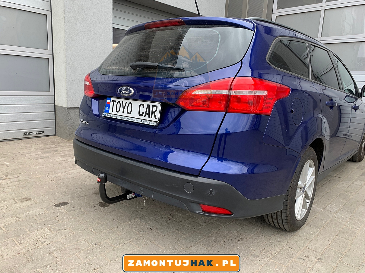 Niezawodne rozwiązanie transportowe - Ford Focus 2018 z zamontowanym hakiem holowniczym Witter